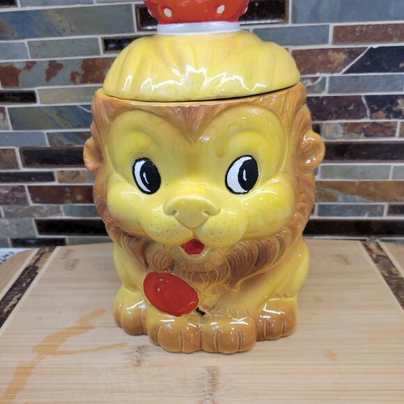 Vintage Lion King Cookie Jar, Red Lollipop Crown Japan - Picture 2 of 9